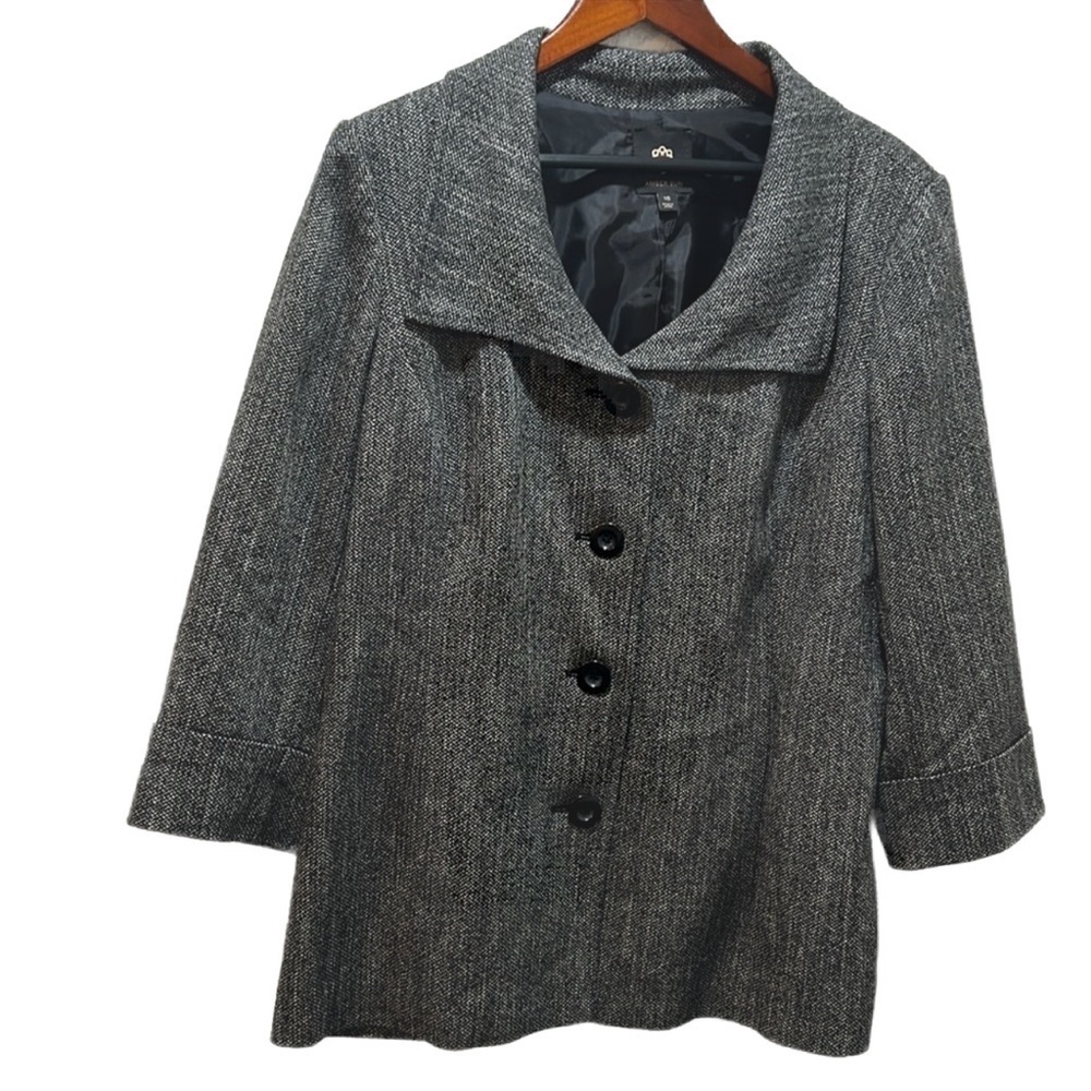AMBER SUN  top size 16 GUC gray coat..